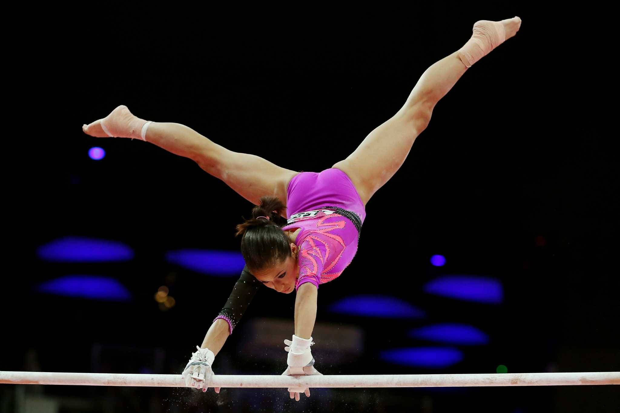 Движения гимнастов. Рондат в гимнастике. Женская спортивная гимнастика. Гимнаст на брусьях. Японские гимнасты.