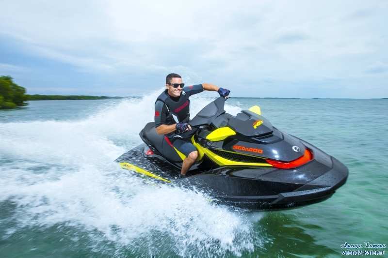 Как называется водный мотоцикл - средство передвижения по воде