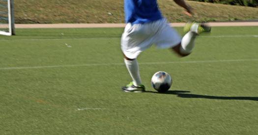 Остановка (прием) мяча в футболе: способы, техника исполнения