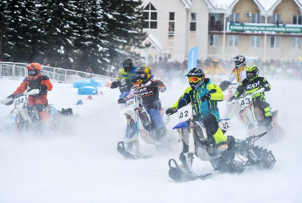 Зимняя гонка на мотовездеходах rzr snow cup | брандт