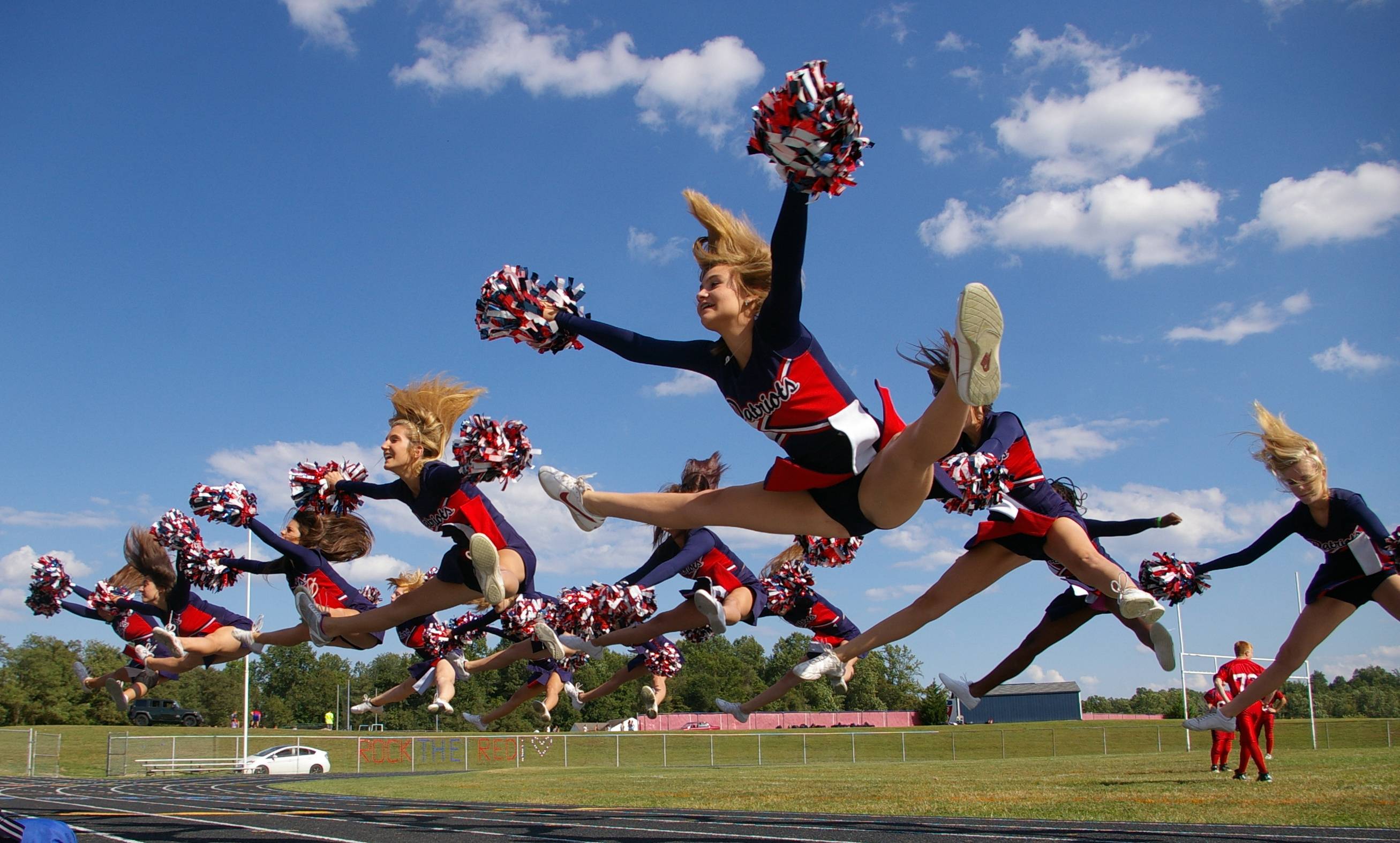 Список трюков черлидинга - list of cheerleading stunts.