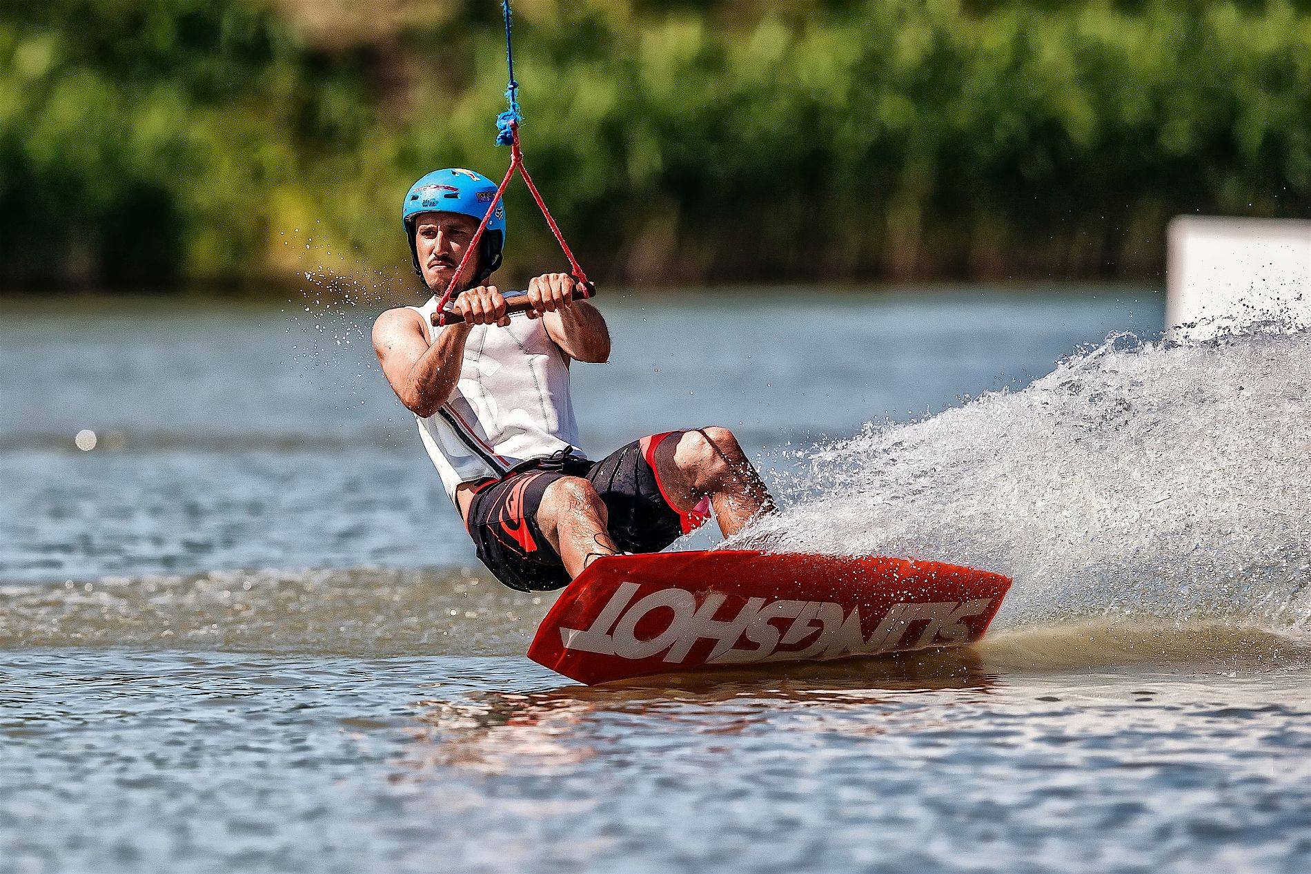 Вейкборд это. South Wake Park Краснодар. Вейкбординг Маркус рем. Водные лыжи. Вейк.