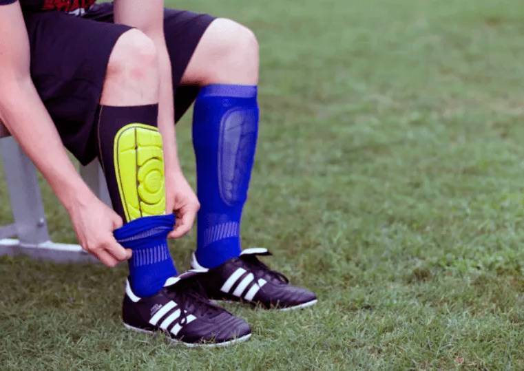 Одежда и обувь для футбола - как выбрать?