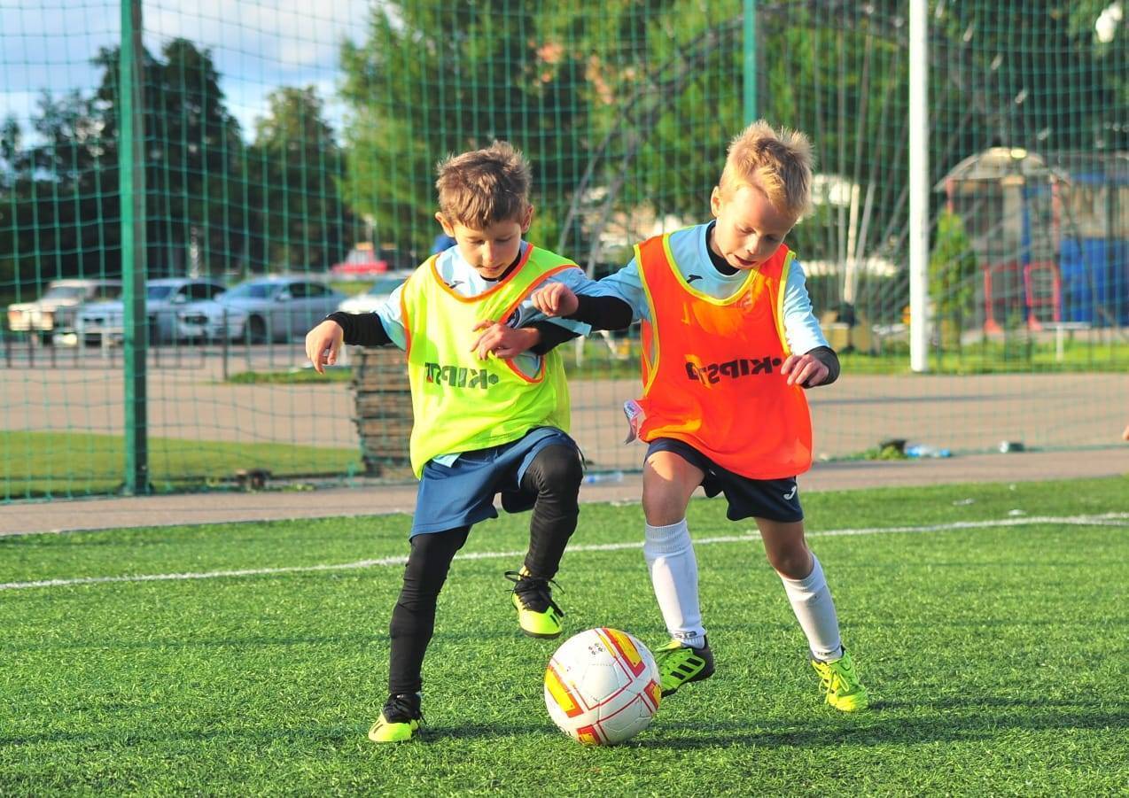 Занятие футболом для детей польза и вред