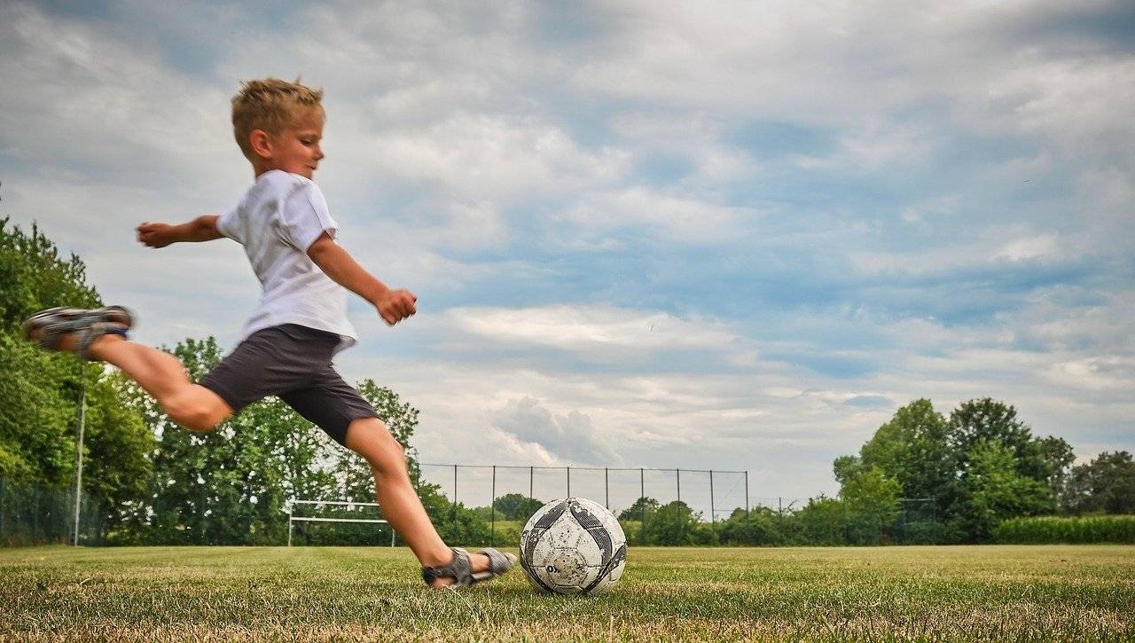 Что развивает футбол у детей
